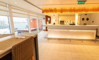 Pool Bar