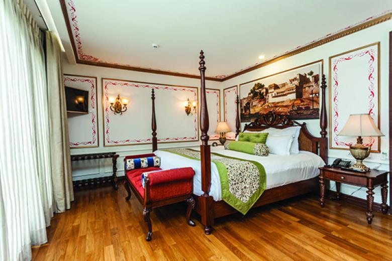 Avalon Waterways - Viceroy Suite