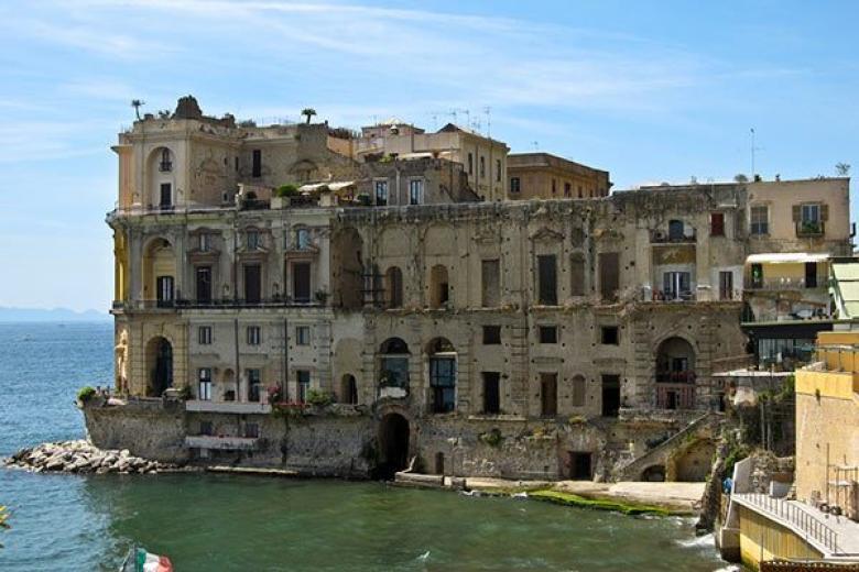 Villa Donn'Anna in Napoli Italy