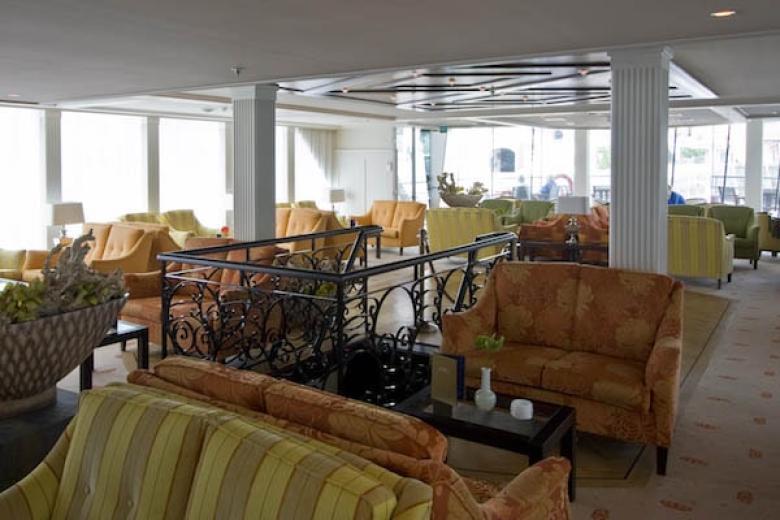 AmaWaterways - AmaCello Lounge