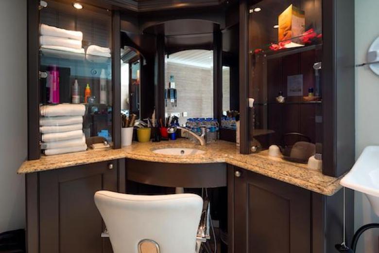 AmaWaterways - AmaDante Salon