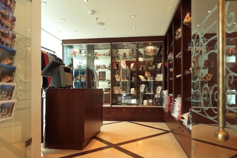AmaWaterways - AmaLyra Gift Shop