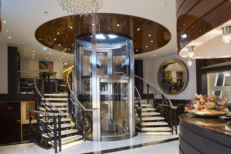 AmaWaterways - AmaSonata Lobby