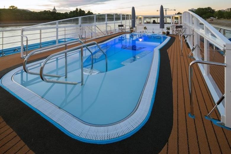 AmaWaterways - AmaViola Pool