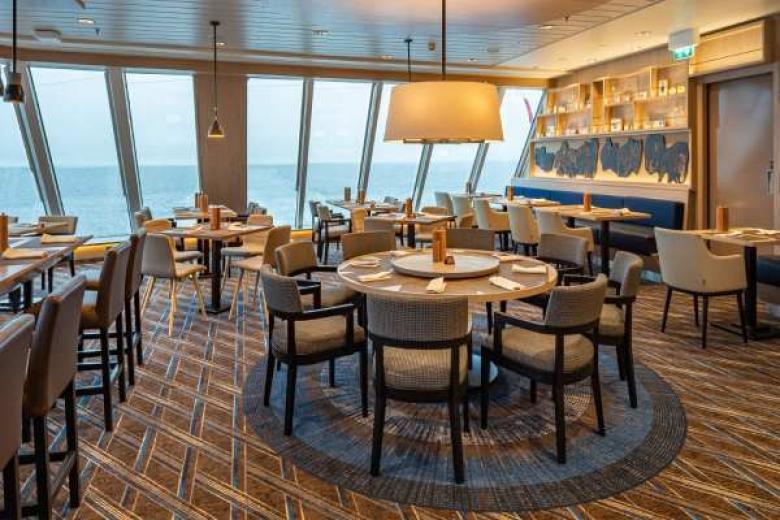 Hurtigruten Expeditions - Aune Main Dining