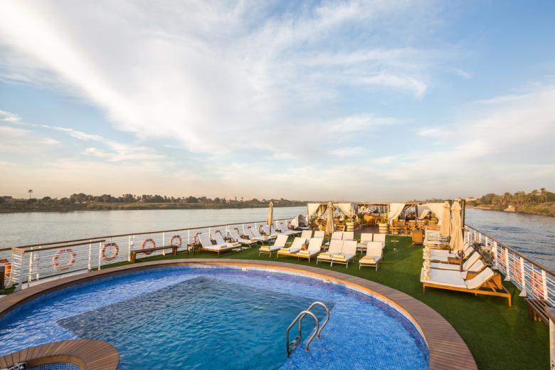 MS Farah - Sundeck