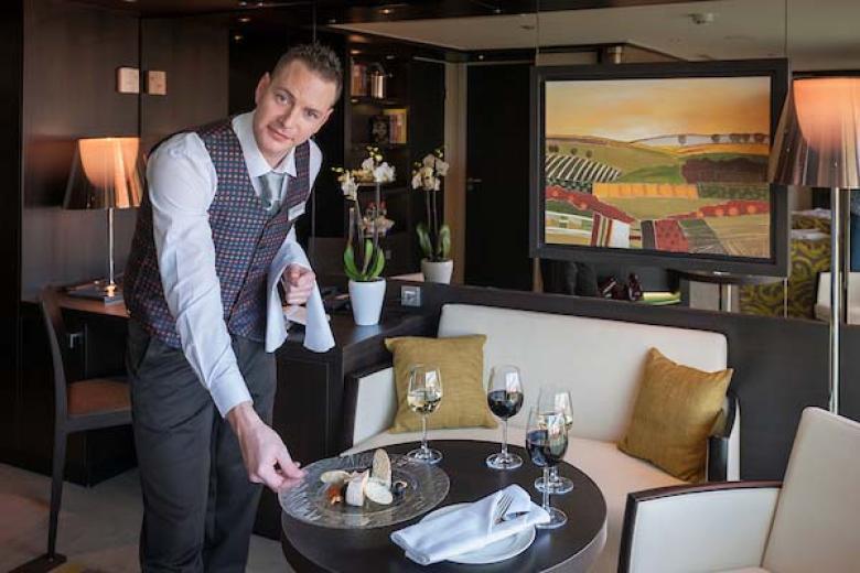 Avalon Waterways - Royal Suite