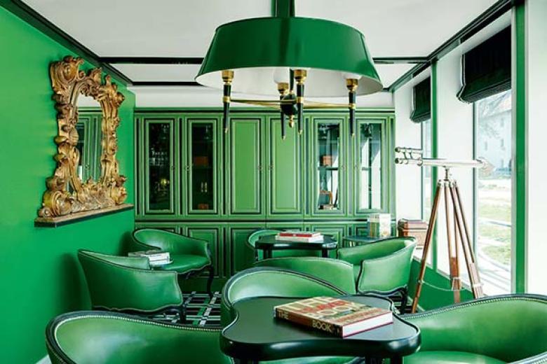 Uniworld Boutique River Cruises - Captain's Lounge