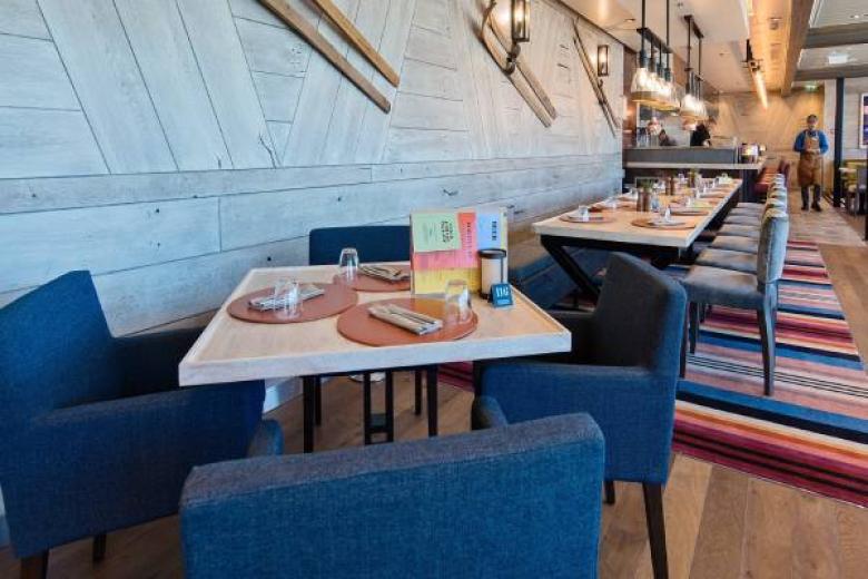 Hurtigruten Expeditions - Fredheim Restaurant