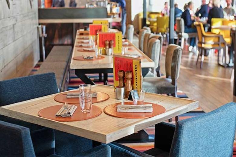 Hurtigruten Expeditions - Fredheim Restaurant