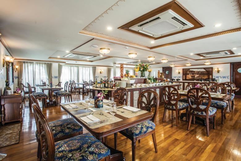 Ganges Voyager - Dining Room