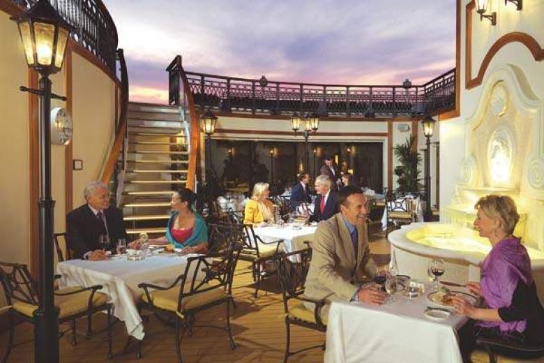Grills Courtyard
