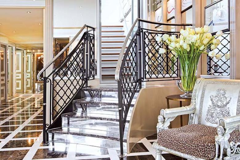 Uniworld Boutique River Cruises - Lobby