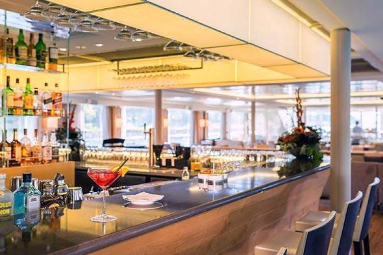 Lounge and Bar