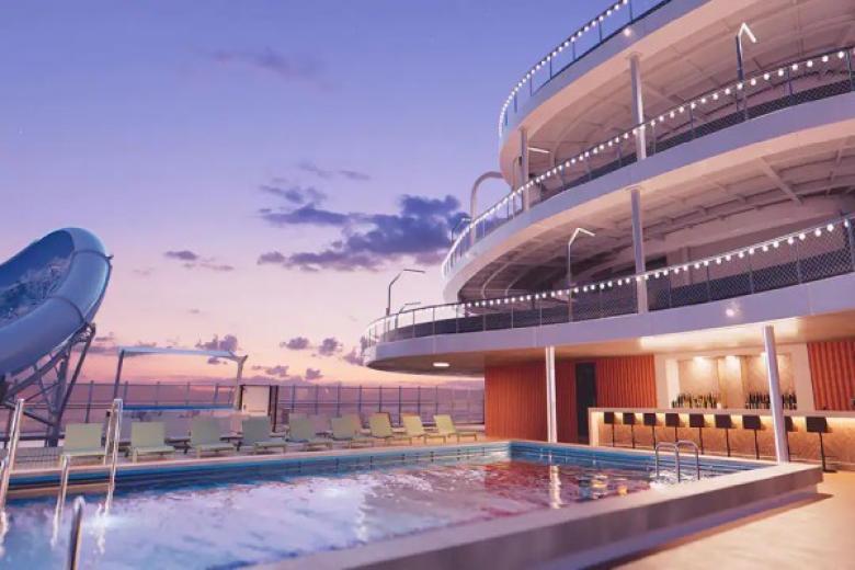 NORWEGIAN VIVA - Main pool