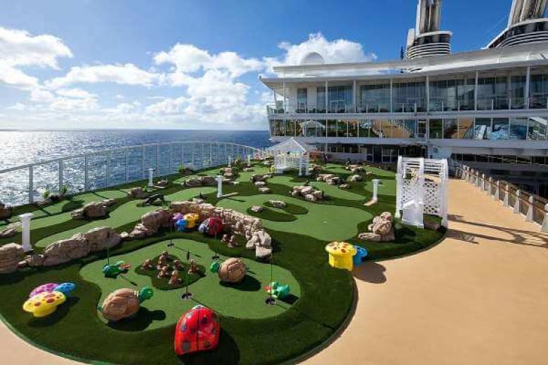 Royal Caribbean - Mini Golf