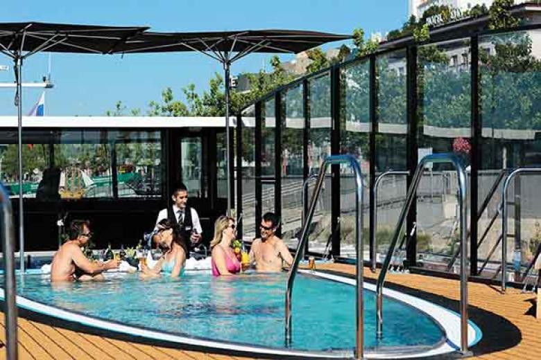 AmaWaterways- Pool