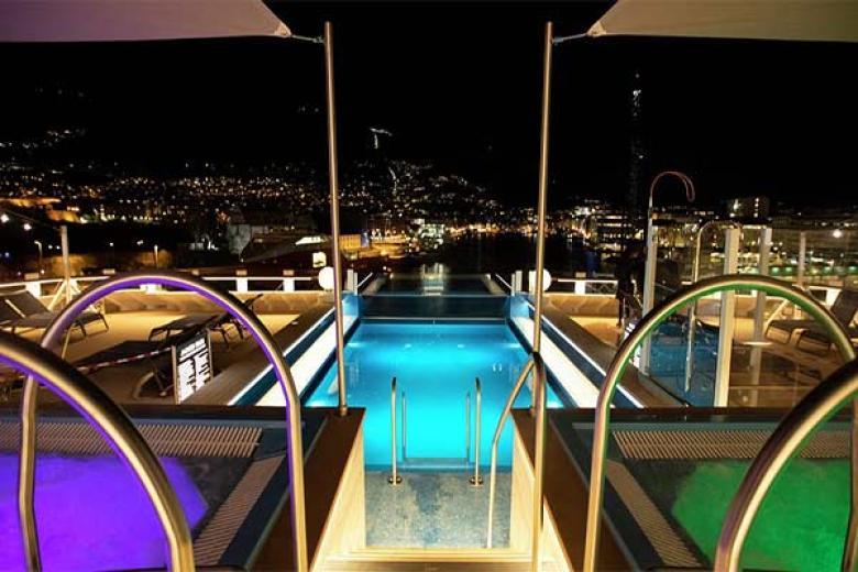 Hurtigruten Expeditions - Pool