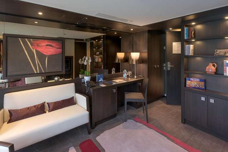 Avalon Waterways - Royal Suite