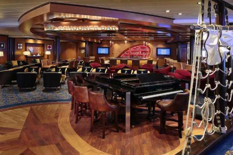 Royal Caribbean - Schooner Bar