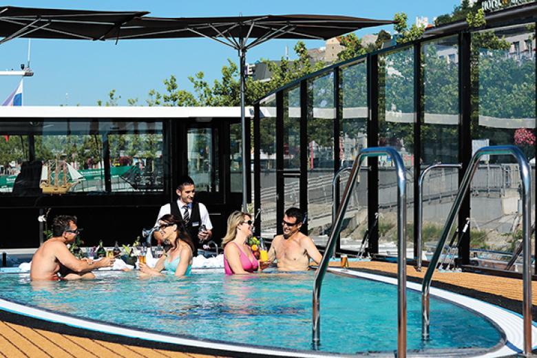 AmaWaterways - Sun Deck Pool
