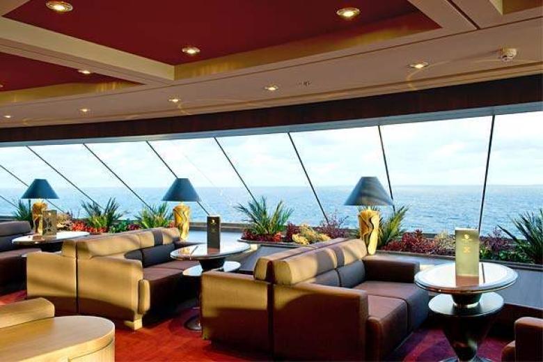 Yacht Club Lounge