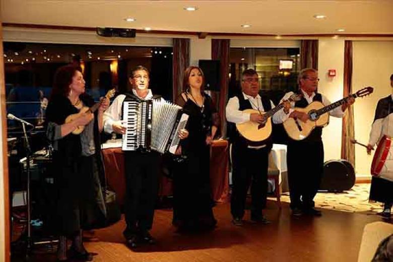 AmaWaterways- Entertainment