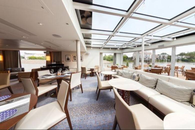 Viking River Cruises - Indoor Bar