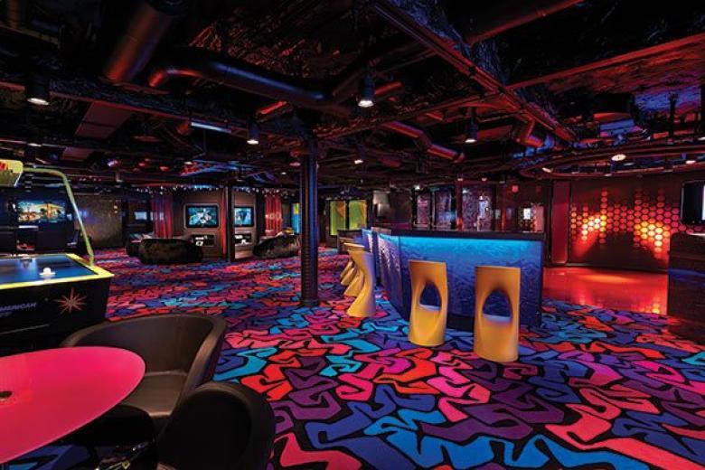 Entourage Teen Lounge