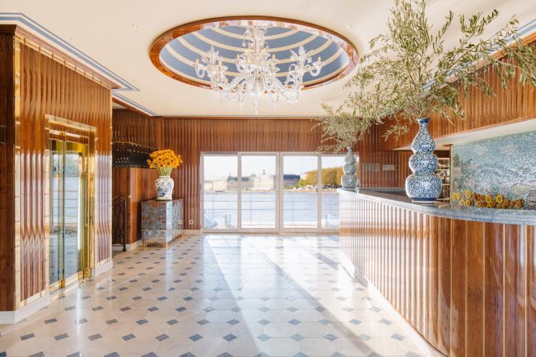 Uniworld Boutique River Cruises - Lobby