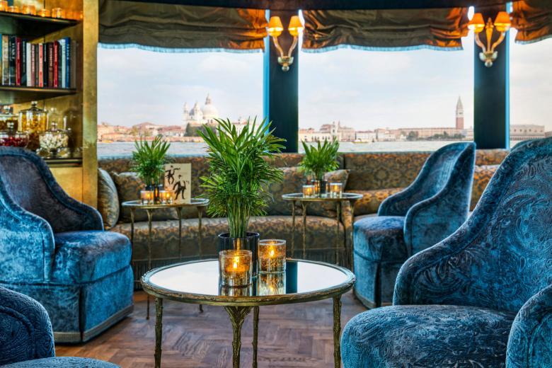 Uniworld Boutique River Cruises - Panini Bar