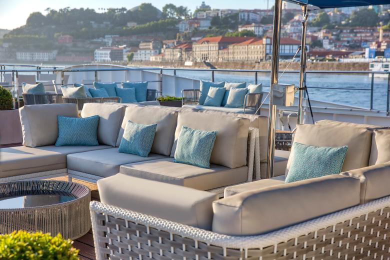 UNIWORLD BOUTIQUE CRUISES - Sundeck