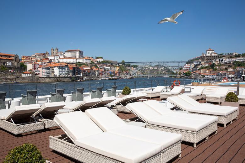 UNIWORLD BOUTIQUE CRUISES - Sundeck