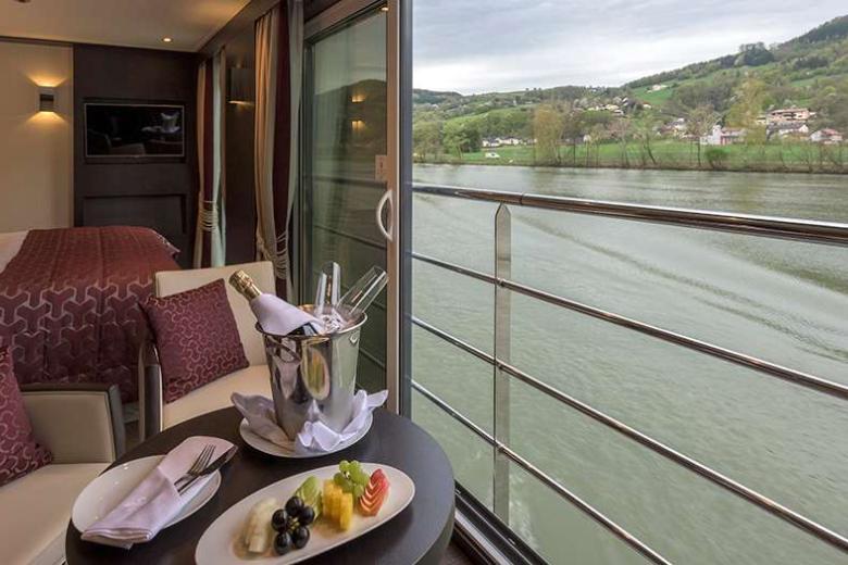 Avalon Waterways - Royal Suite